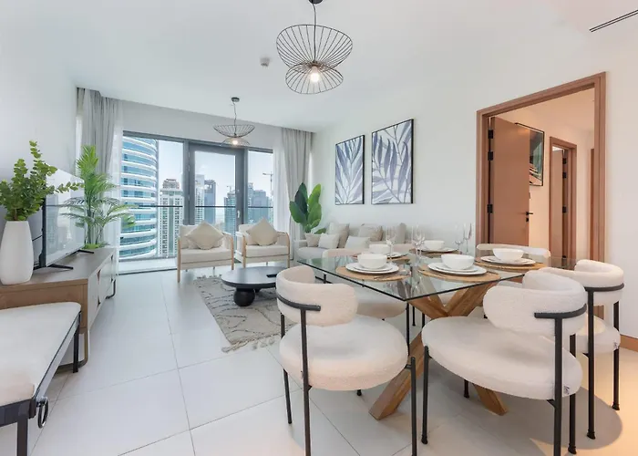 Spacious Cozy 2-Bedroom Apartment In Dubai Marina