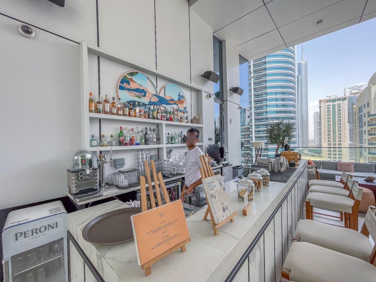 Spacious Cozy 2-bedroom In Marina *
