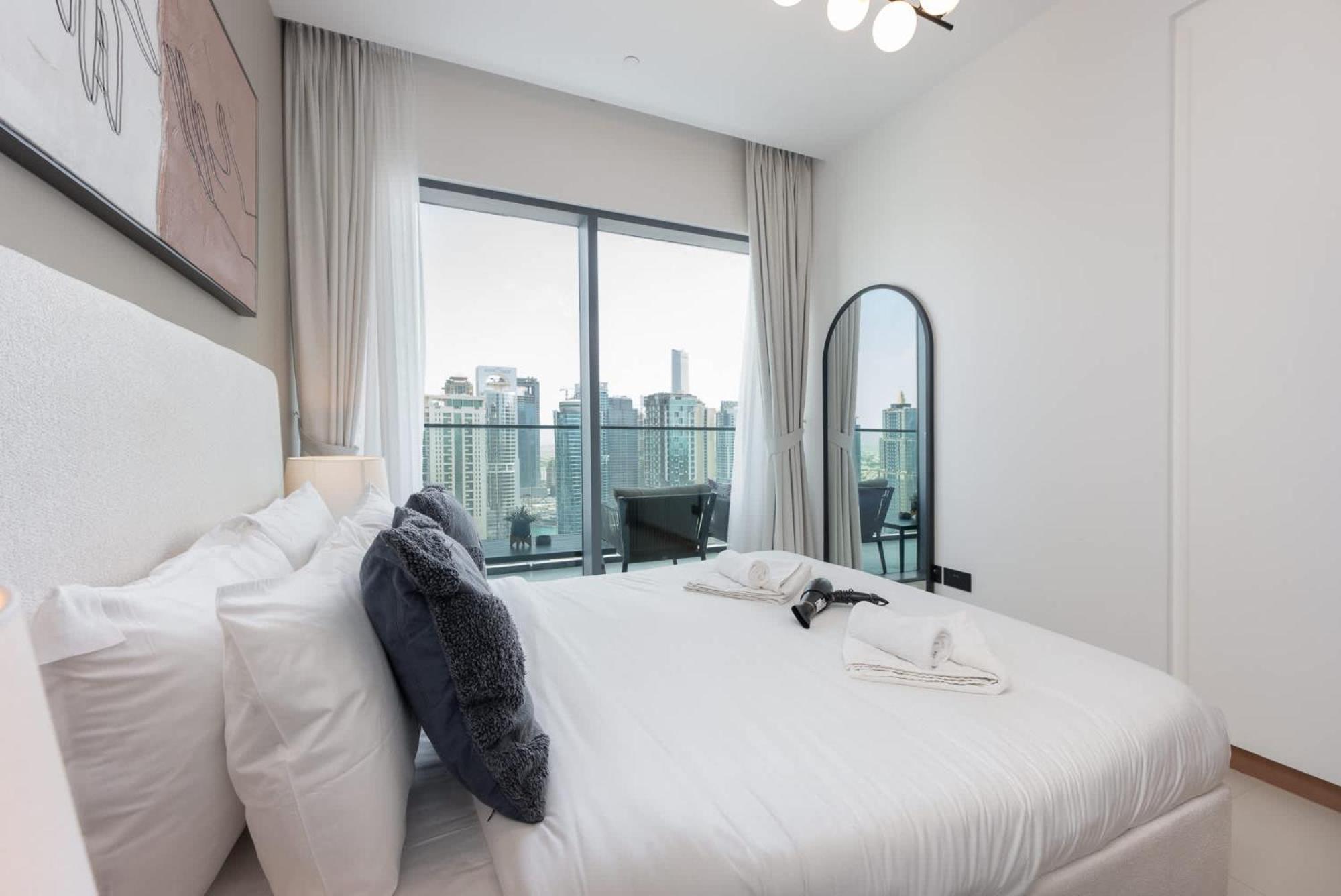 Spacious Cozy 2-bedroom In Marina Apartment *